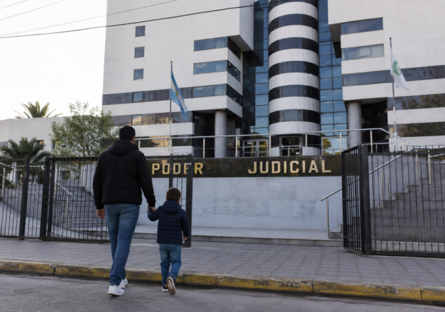 Poder Judicial + Padre