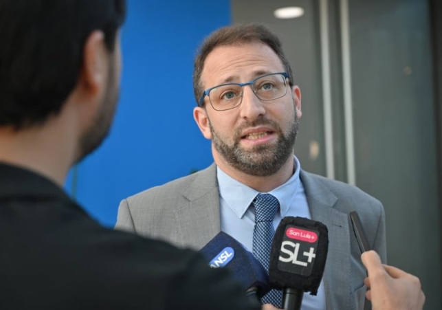 presidente COlegio Escribanos Rachid